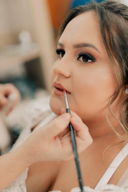 Enhancing Lip​ shape‌ through Makeup: ⁣Tips ​and Tricks
